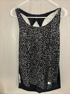 Under Armour Black and White Performance Tank Top